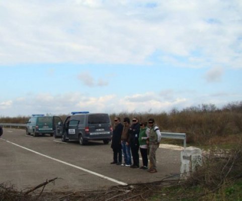 Locuitorii din Kogălniceanu au crezut că s-au trezit cu teroriştii peste ei